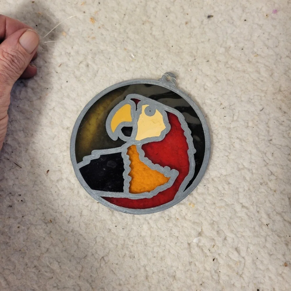 Vintage Style Parrot Macaw Suncatcher Round Window Hanging Ornament 4 Inch